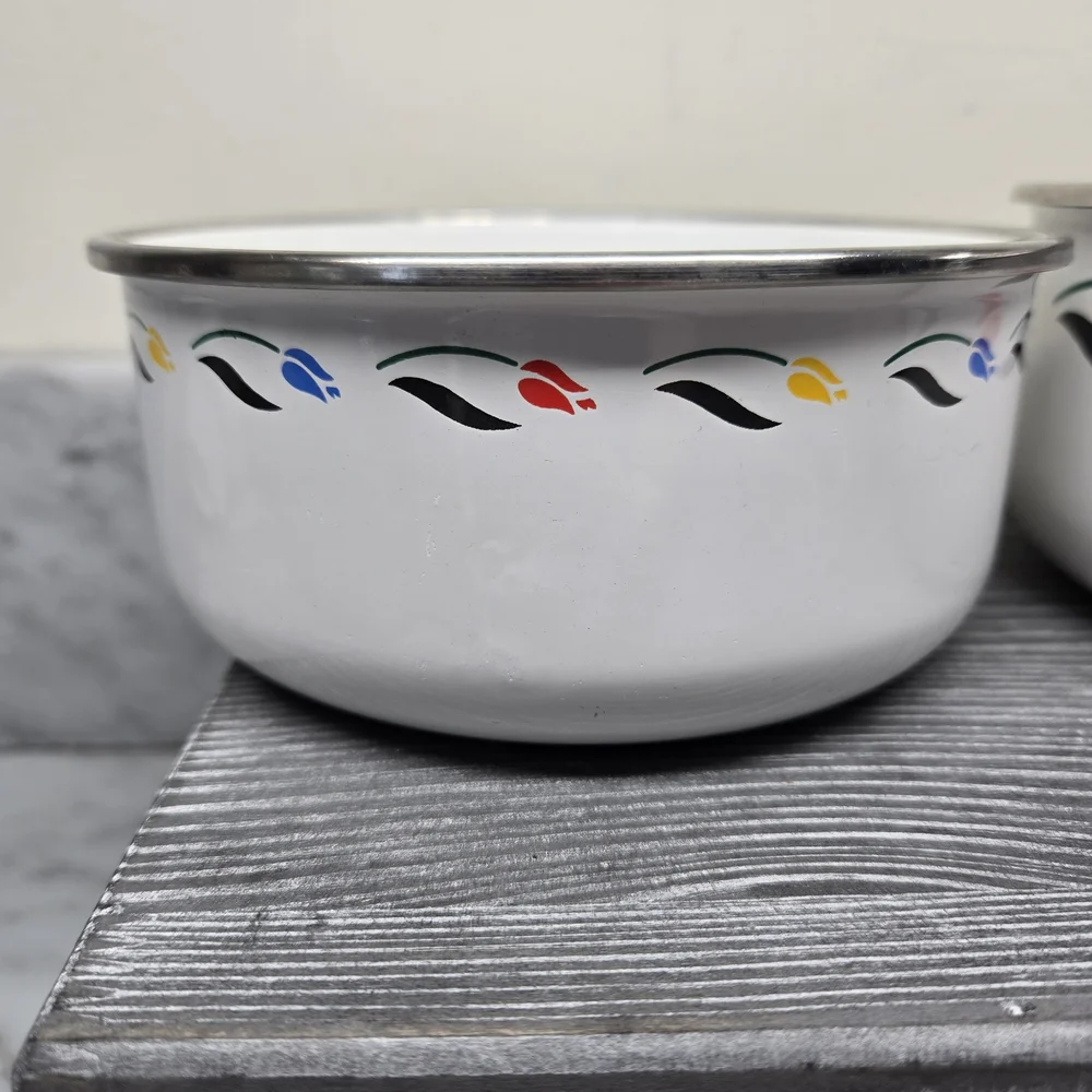 Vintage Kobe Enamelware Tulip Nesting Mixing Bowls, Cottagecore, Metal, Set of 2
